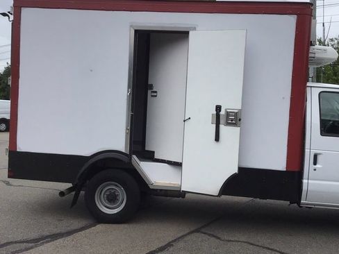 Used 2024 Ford E-350 and Econoline 350 Super Duty w/ Power Windows & Locks Group RWD image 9