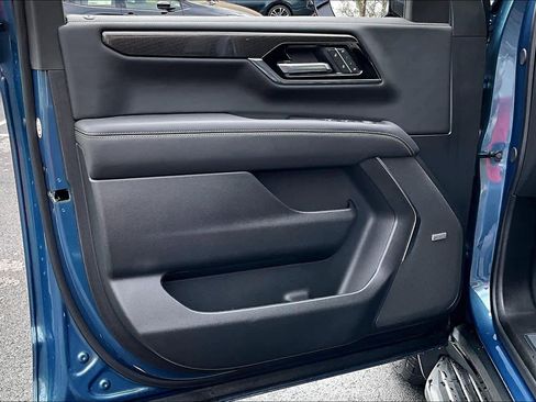 Used 2025 GMC Yukon Elevation image 19