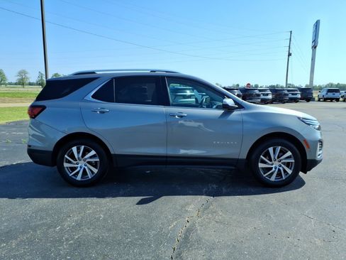 Used 2023 Chevrolet Equinox Premier AWD/4WD image 6