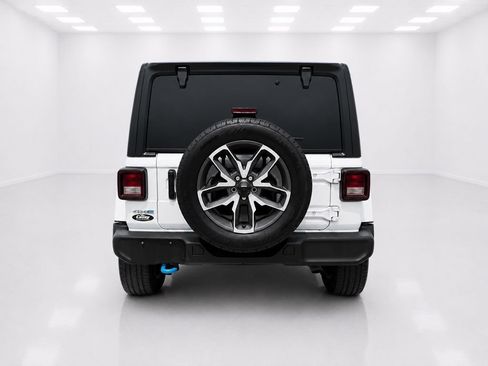 Used 2024 Jeep Wrangler Unlimited w/ Convenience Group AWD/4WD image 11