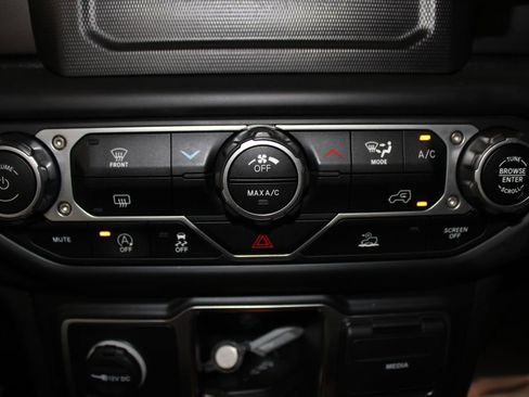 Used 2023 Jeep Gladiator Sport image 49