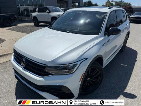 Used 2022 Volkswagen Tiguan SE R-Line FWD image 21