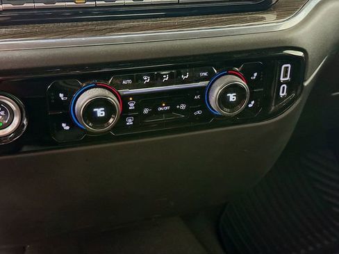 Used 2024 Chevrolet Silverado 1500 LT image 16