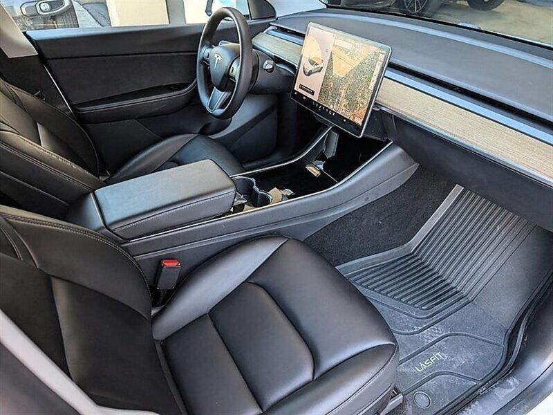 Used 2021 Tesla Model Y Long Range AWD/4WD image 4