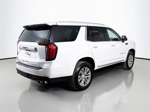 Used 2024 GMC Yukon Denali w/ Advanced Technology Package AWD/4WD image 9