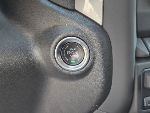 Used 2024 Chevrolet Silverado 1500 Custom image 10