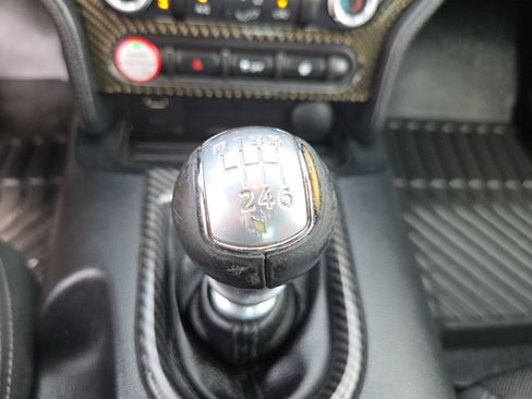 Used 2016 Ford Mustang Coupe RWD image 24