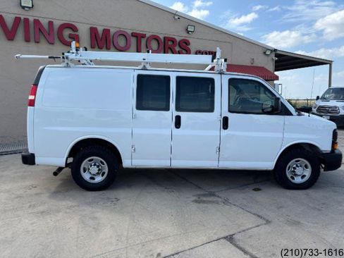 Used 2016 Chevrolet Express 2500 RWD image 8