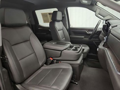 Used 2025 GMC Sierra 1500 SLT image 32