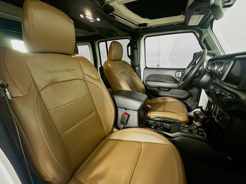 Used 2023 Jeep Wrangler Sahara w/ Cold Weather Group image 30