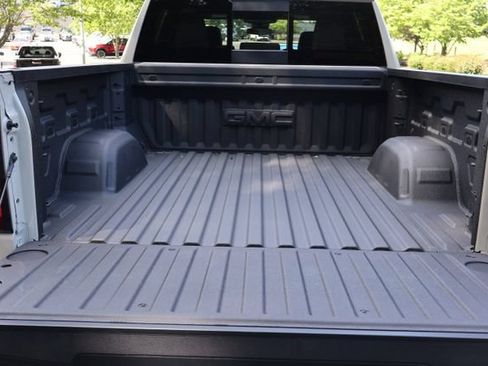 New 2026 GMC Sierra 1500 SLE w/ Preferred Package AWD/4WD image 22