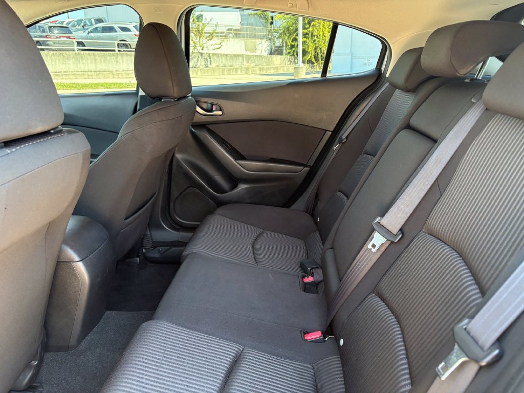 Used 2014 MAZDA MAZDA3 i Touring FWD image 13