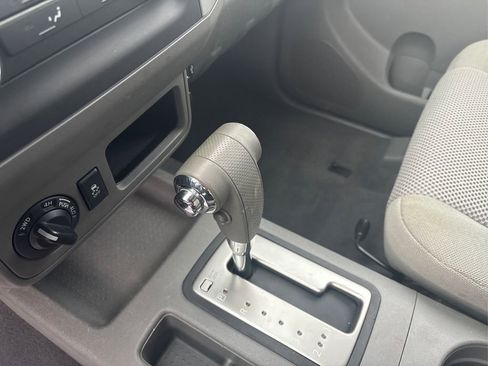 Used 2018 Nissan Frontier SV image 32