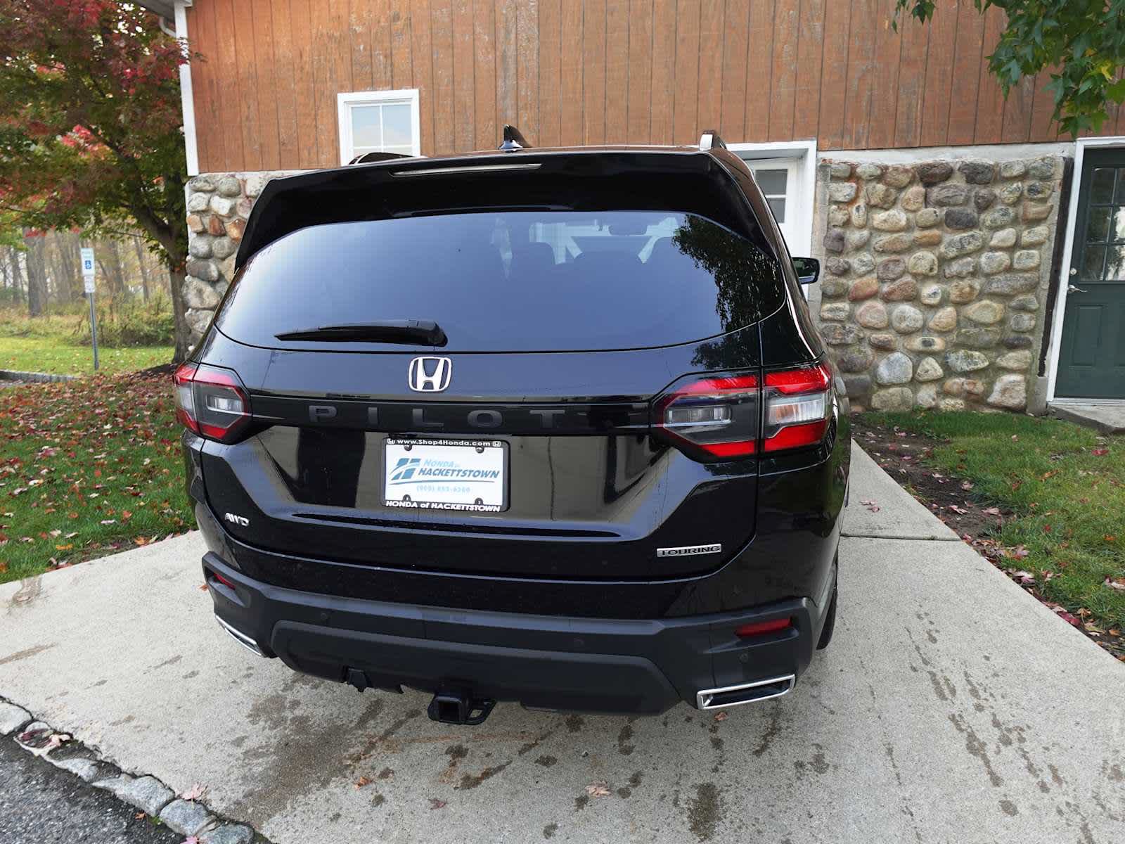 Certified 2024 Honda Pilot Touring image 7