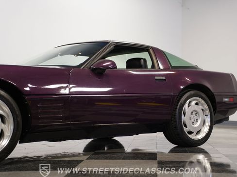 Used 1992 Chevrolet Corvette Coupe image 22
