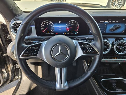 Used 2025 Mercedes-Benz CLA 250 4MATIC image 15
