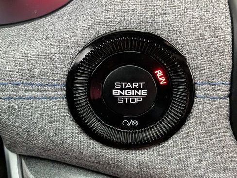 Used 2025 Jeep Compass Latitude image 23