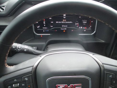 Used 2025 GMC Sierra 2500 AT4 w/ AT4 Premium Plus Package AWD/4WD image 33