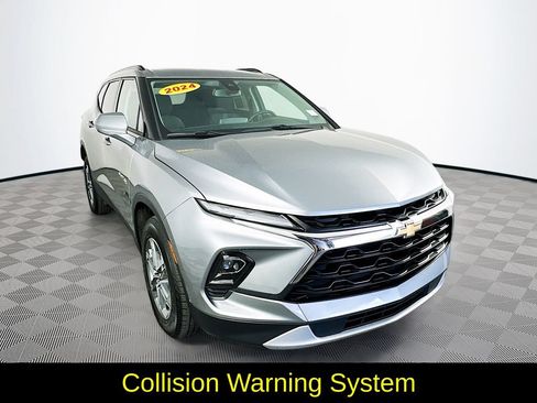 Used 2024 Chevrolet Blazer LT w/ Convenience Package AWD/4WD image 3