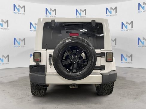 Used 2015 Jeep Wrangler Unlimited Sahara w/ Connectivity Group AWD/4WD image 4