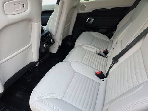 Used 2025 Land Rover Discovery S AWD/4WD image 18
