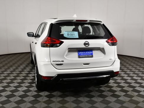Used 2017 Nissan Rogue S AWD/4WD image 7