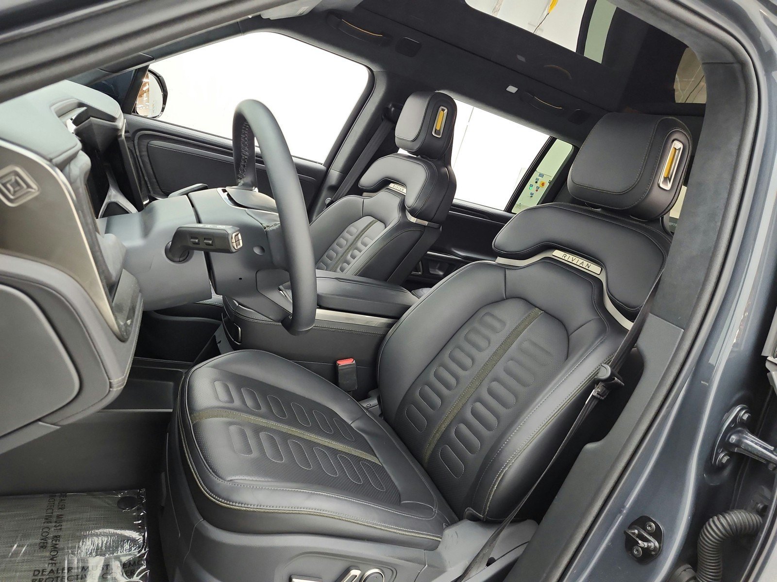 Used 2023 Rivian R1S Launch Edition Quad AWD/4WD image 10
