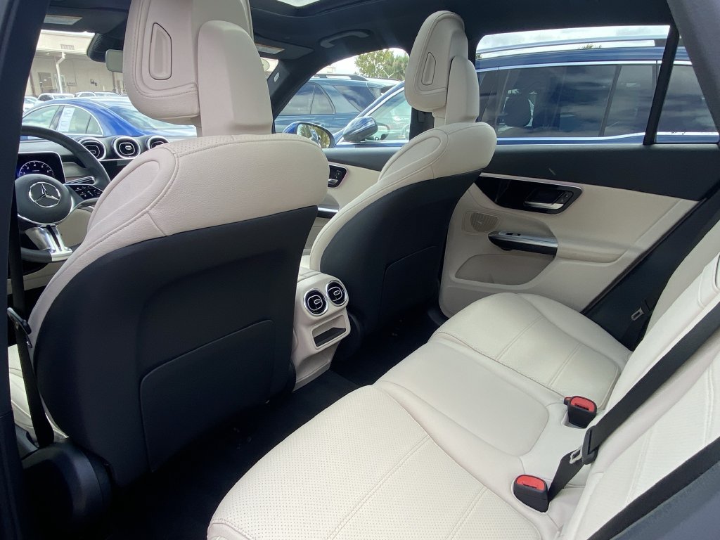 Used 2026 Mercedes-Benz GLC 300 image 5