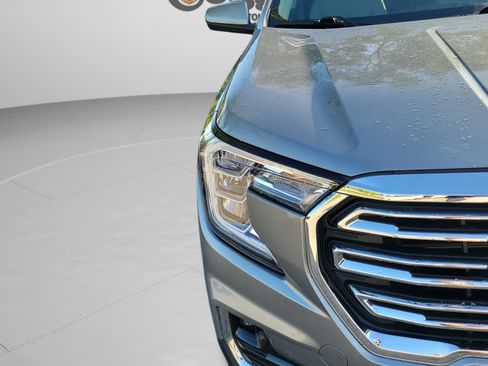 Used 2023 GMC Terrain SLT w/ Infotainment Package II FWD image 11