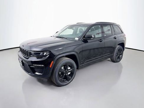 New 2025 Jeep Grand Cherokee Limited w/ Black Appearance Package AWD/4WD image 3