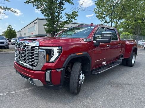 Used 2024 GMC Sierra 3500 Denali AWD/4WD image 3