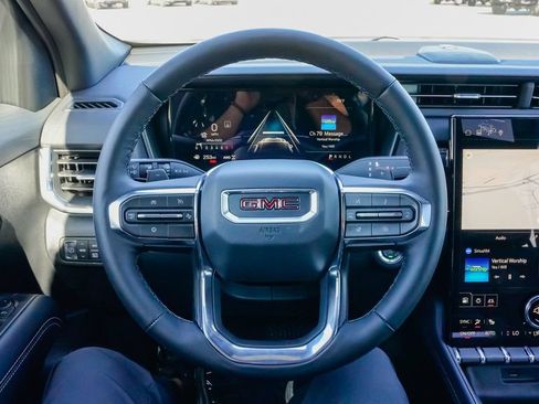 New 2026 GMC Terrain Elevation w/ Elevation Premium Package AWD/4WD image 17