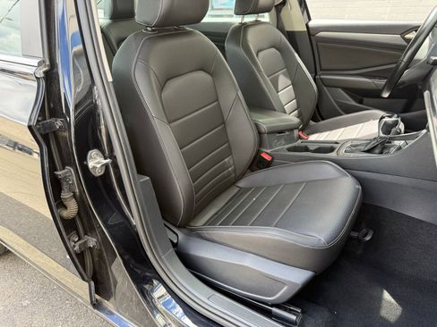 Used 2024 Volkswagen Jetta SE image 5