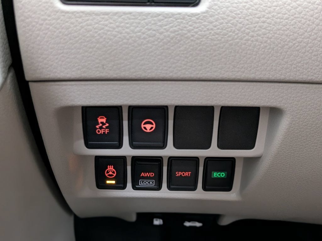 Used 2021 Nissan Rogue Sport SV AWD/4WD image 6