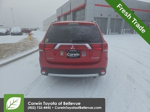 Used 2016 Mitsubishi Outlander SE image 7