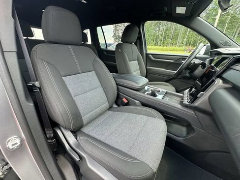 Used 2025 GMC Acadia Elevation w/ LPO, Roadside Safety Package AWD/4WD image 27