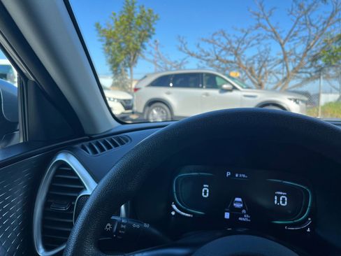 Used 2025 Kia Soul LX w/ LX Technology Package image 34