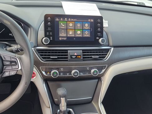 Used 2018 Honda Accord EX image 19