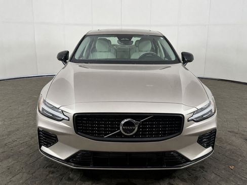 Used 2023 Volvo S60 T8 Plus AWD/4WD image 2