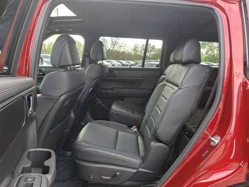 Used 2025 Hyundai Santa Fe Calligraphy FWD image 10