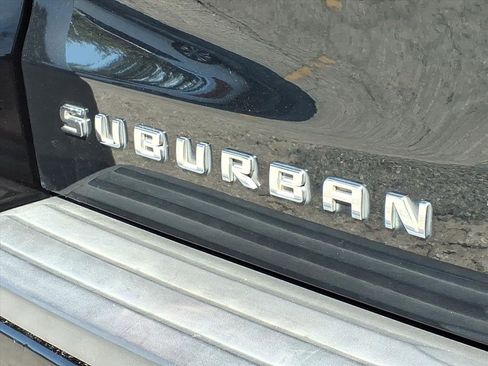 Used 2019 Chevrolet Suburban LT image 33
