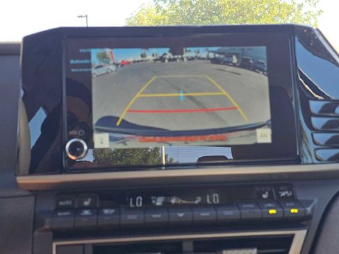 Used 2025 Toyota Camry LE image 28