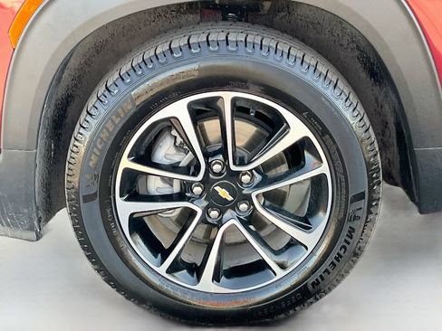 Used 2025 Chevrolet TrailBlazer LT w/ Convenience Package FWD image 29