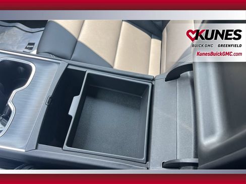 New 2025 GMC Acadia Elevation w/ Elevation Premium Package FWD image 31