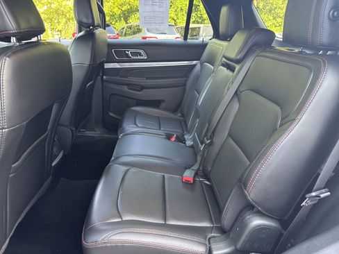 Used 2019 Ford Explorer Sport image 9