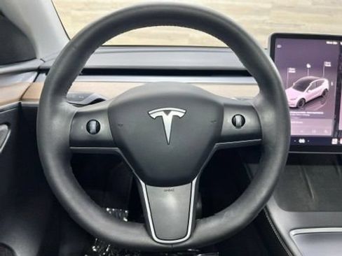Used 2023 Tesla Model Y Long Range AWD/4WD image 16