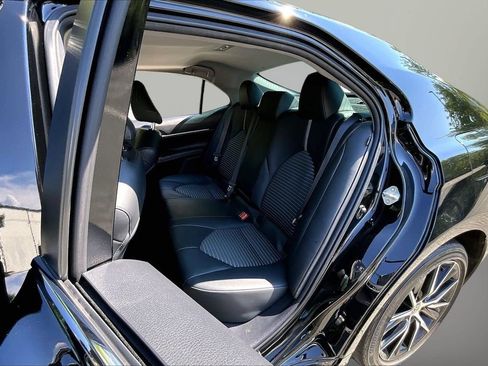 Used 2021 Toyota Camry SE w/ Convenience Package FWD image 21
