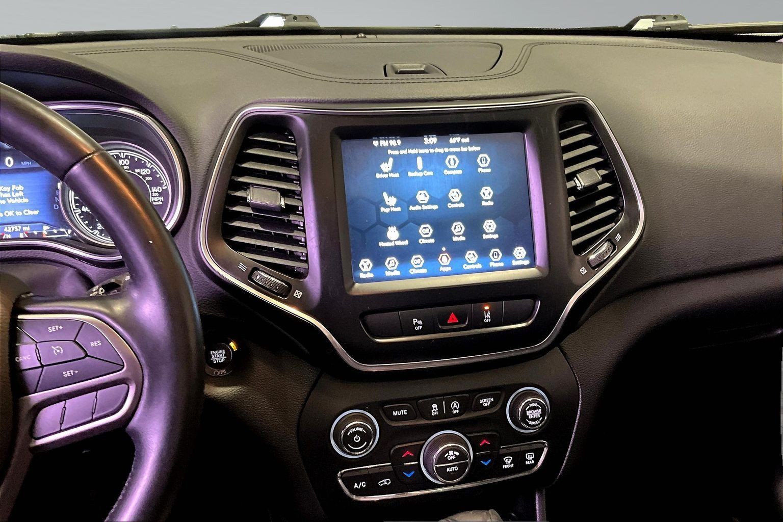 Used 2021 Jeep Cherokee Latitude Lux w/ Sun & Sound Group FWD image 10