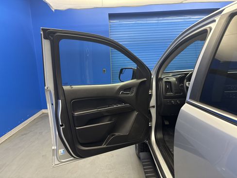 Used 2015 GMC Canyon SLE w/ SLE Convenience Package image 9