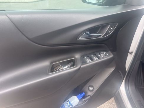 Used 2019 Chevrolet Equinox LT image 16